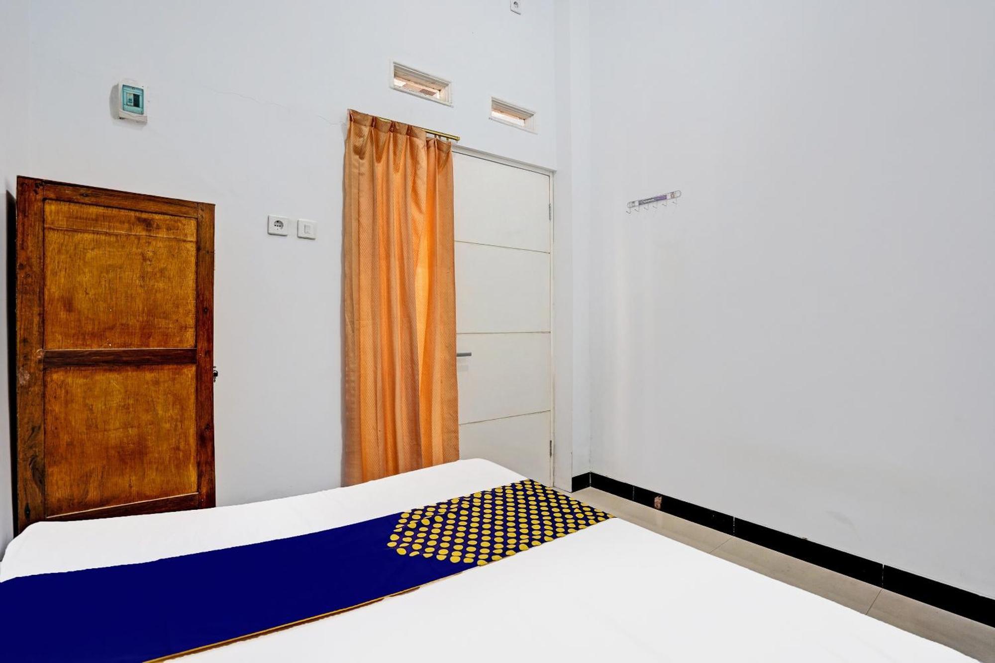 Oyo Life 91866 Paradise Ok Kost Syariah Mojokerto Екстериор снимка